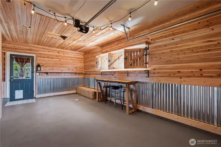 Imagine hosting football parties or game nights. This space doesn't 'feel' like a garage. Imagine hosting football parties or game nights. This space doesn't 'feel' like a garage.