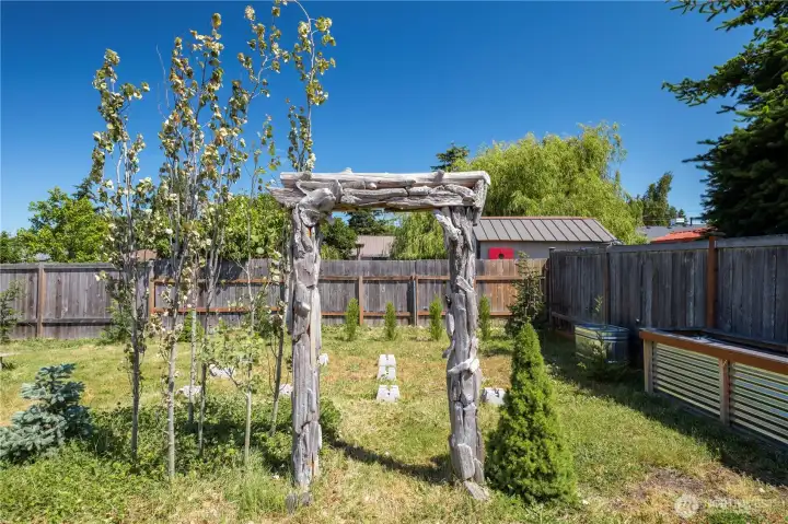 Don't miss the planter boxes positioned around the backyard with plenty of sunshine your plants will love! Don't miss the planter boxes positioned around the backyard with plenty of sunshine your plants will love!