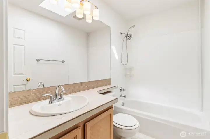 2nd Floor full bathroom