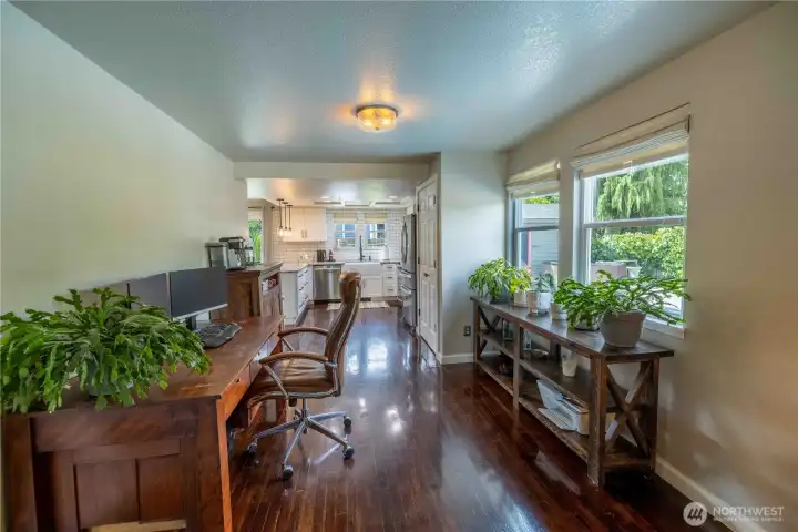 Area with abundant natural light Area with abundant natural light
