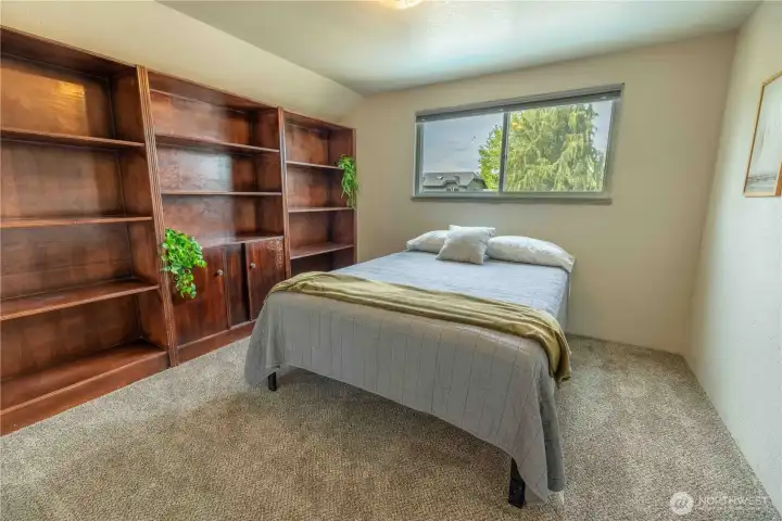 Comfortable bedroom Comfortable bedroom