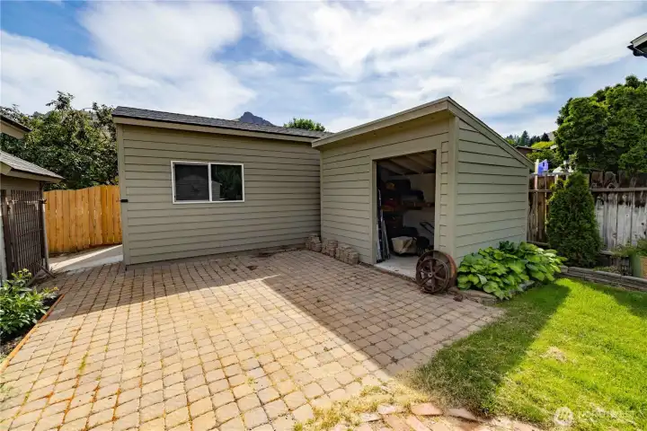 Detached storage shed Detached storage shed