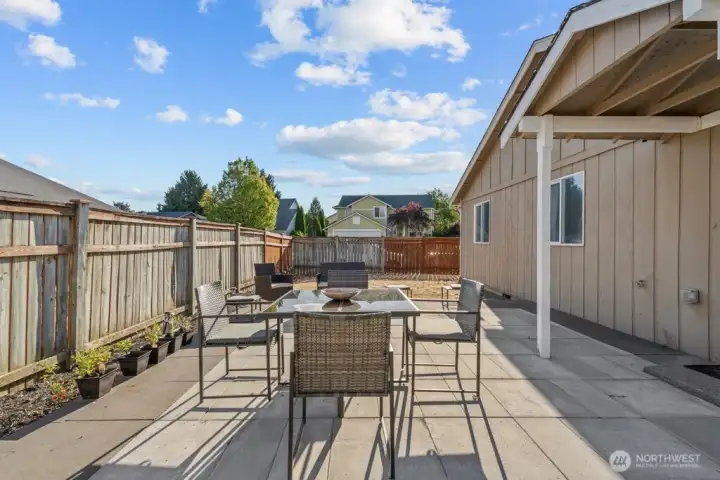 Low maintenance yard, perfect place to BBQ