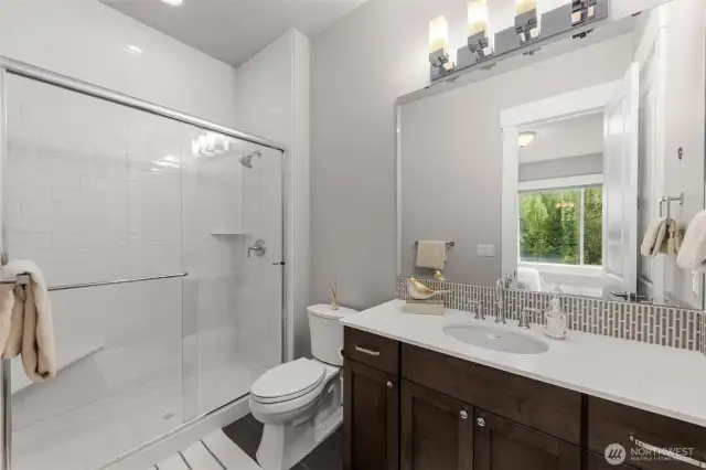 One of 5 bathrooms