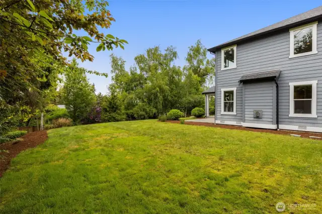 Plenty of room for pets, play, gardening and more!