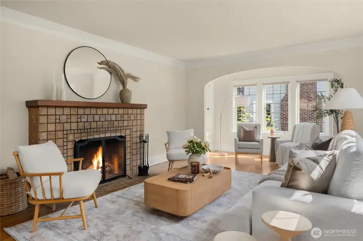 From this vantage point you can see the "alcove" to the side of the living room.