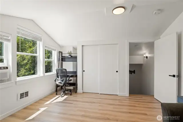 4th Bedroom/loft