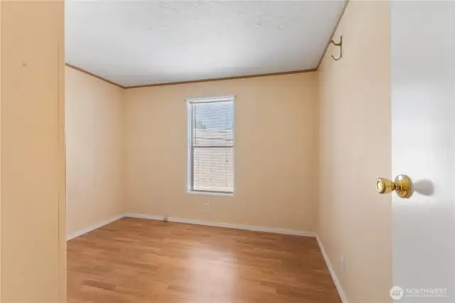 2nd bedroom