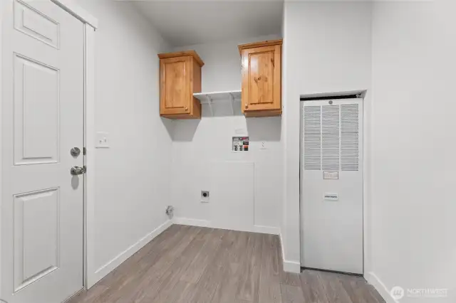 Washer & Dryer Hookups