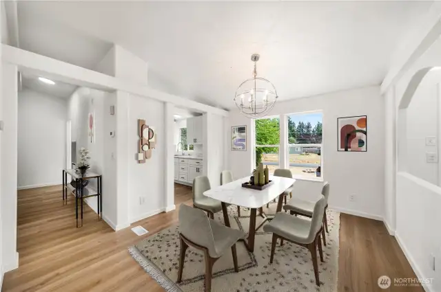 Virtually staged dining room