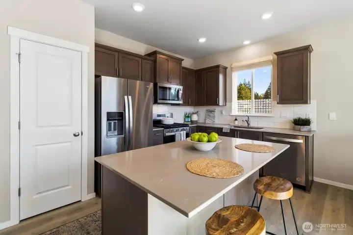 Chef's Kitchen With Quartz Countertops