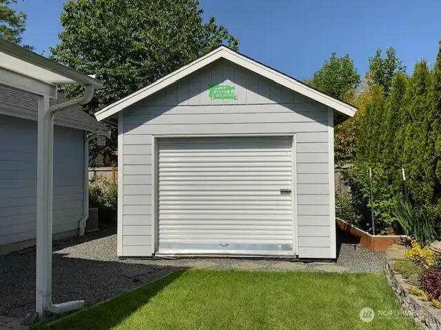 12'X16' workshop with electricity in back yard, perfect for all of your hobbies!