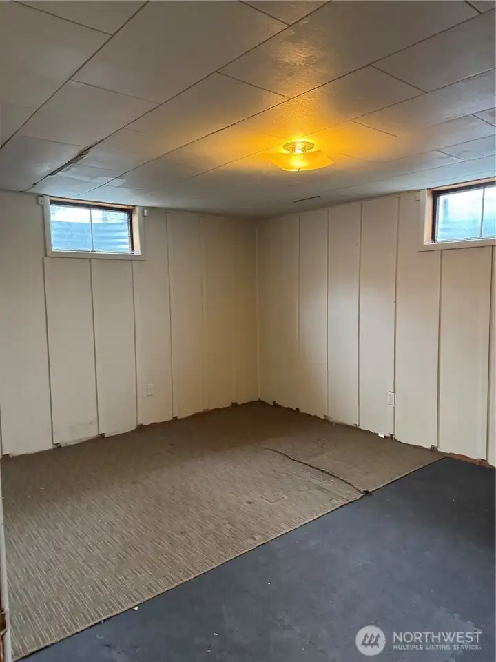 3rd Bedroom- Non conforming Windows