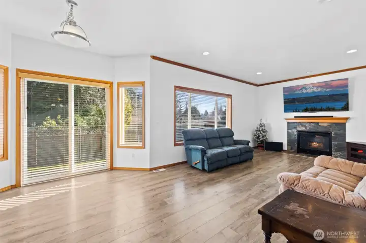 Eating area and living room.