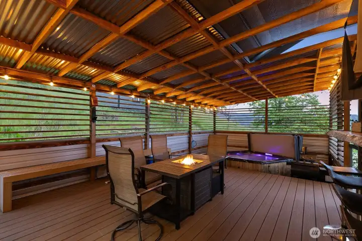 Outdoor Covered Deck