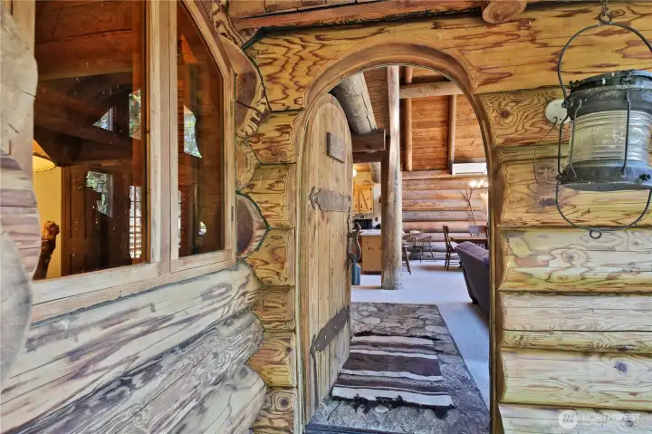 Welcome to log home living!