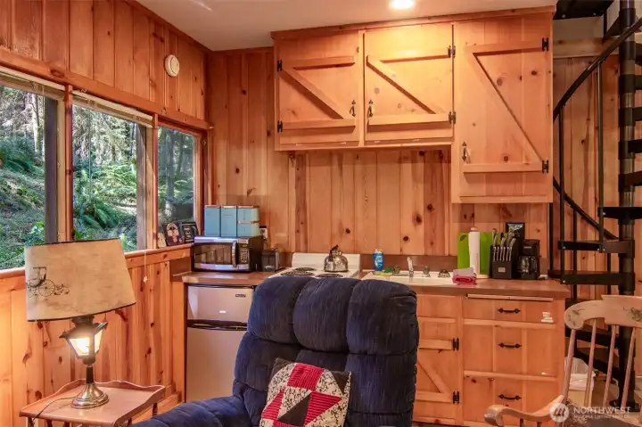 Just enough space to create a fabulous dinner!