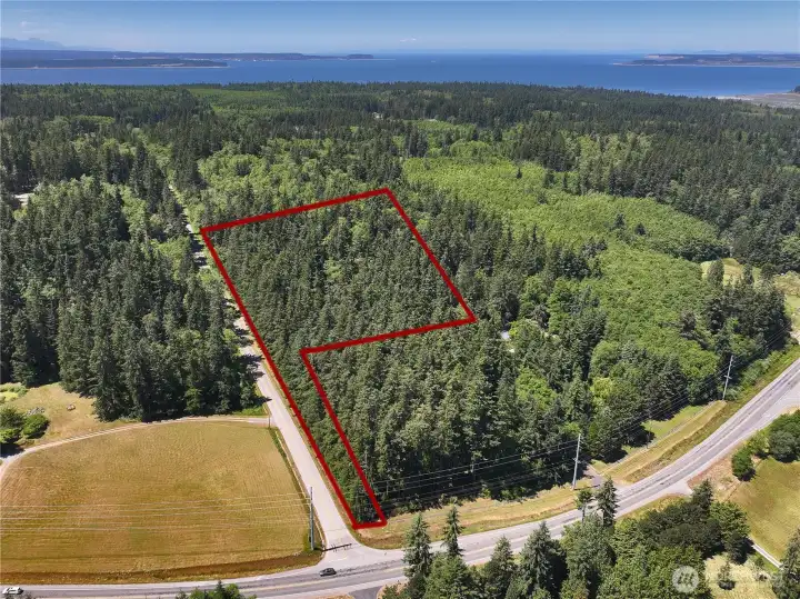Your private 6+ acre retreat!