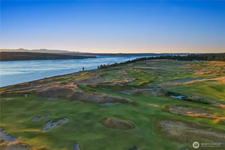 Tiger Woods, Jordan Spieth, Phil Mickelson and many more have played the Chambers Bay Golf Course which is a few minutes away.