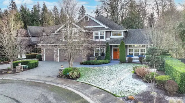 Welcome to Sammamish's Castle Pines neighborhood! This exquisite craftsman-style home is one you won't want to miss.