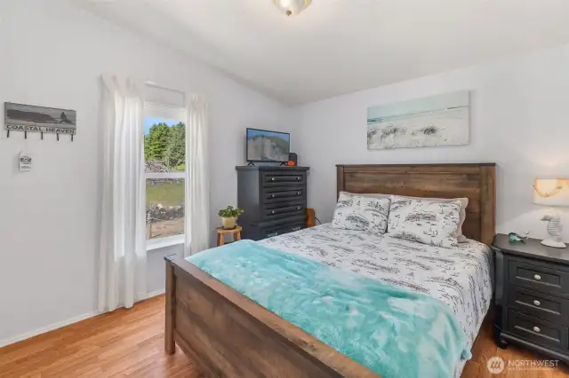 Guest bedroom