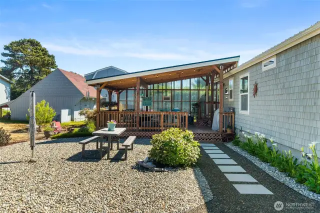 Amazing covered deck
