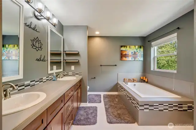 A relaxing spa bathroom? This 5 piece bath and deep soaking bathtub hits all the right notes.