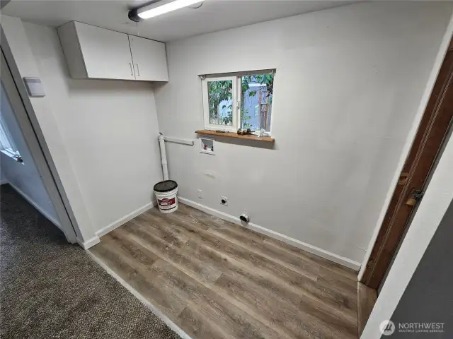 Washer/dryer hookups