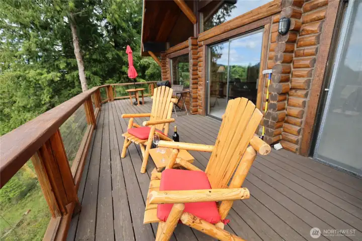 New Wraparound Deck & Metal Roof – Recently redone wraparound deck and durable metal roof installed just months ago