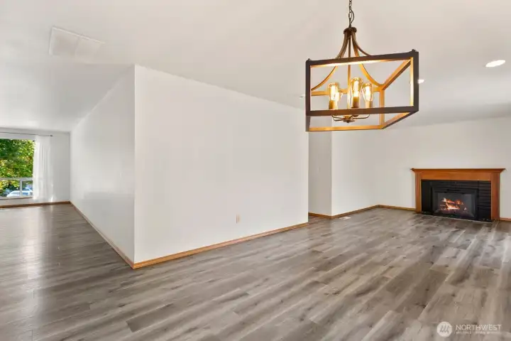 Family/dining room looking to living room on left side
