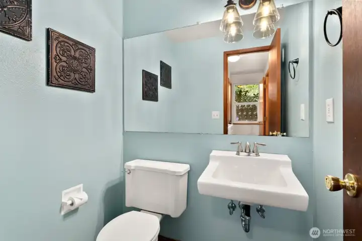 1/2 bath off utility room