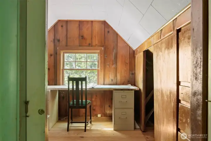 One of the bonus rooms upstairs.