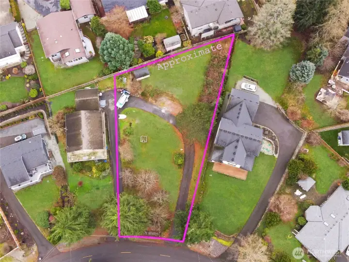 Overhead of lot. *Shown boundary lines are approximate.