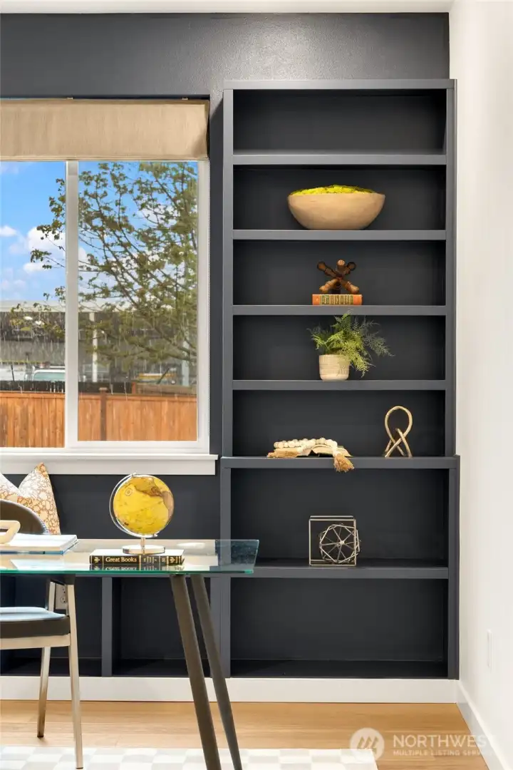 Downstairs office/guest room.