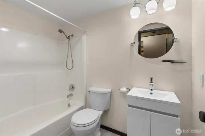 Main level guest bath