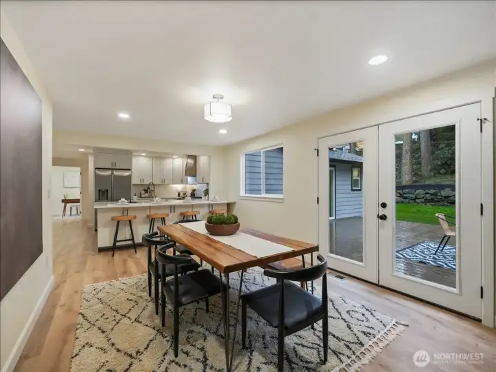 dining back toward kitchen