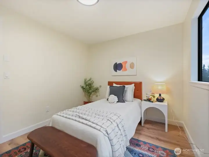 2nd bedroom