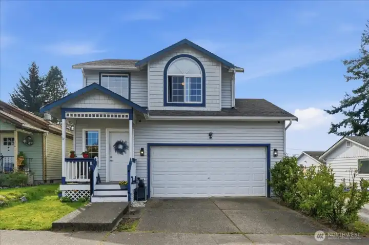 Lovely 3 bdrm, 2.5 ba home with attached 2 car garage AND a 2 car detached garage