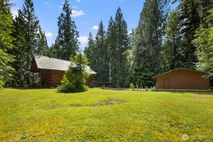 Plenty of open space for entertaining, play or gardening. Plenty of open space for entertaining, play or gardening.