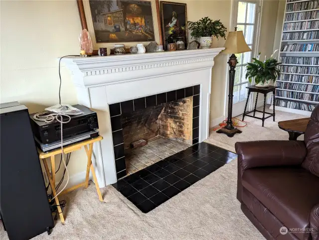 Fireplace in living rm