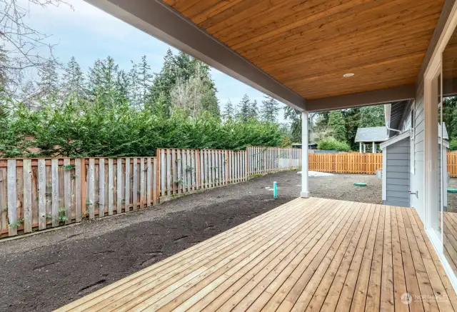 Beautiful back deck with gas line for BBQ and finished ceiling