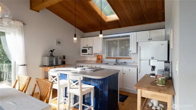 Beautiful bright kitchen