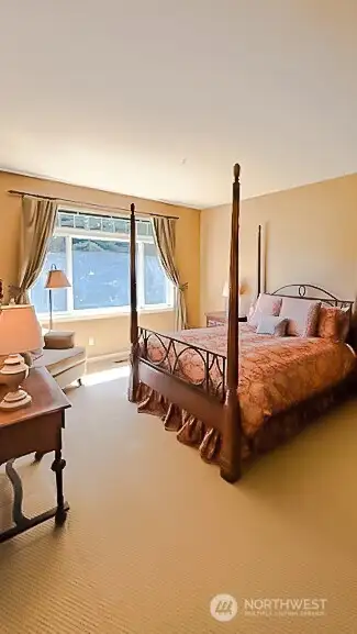 Spacious Primary suite