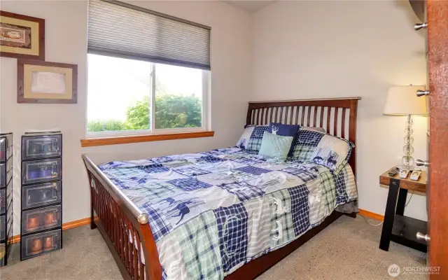 2nd bedroom