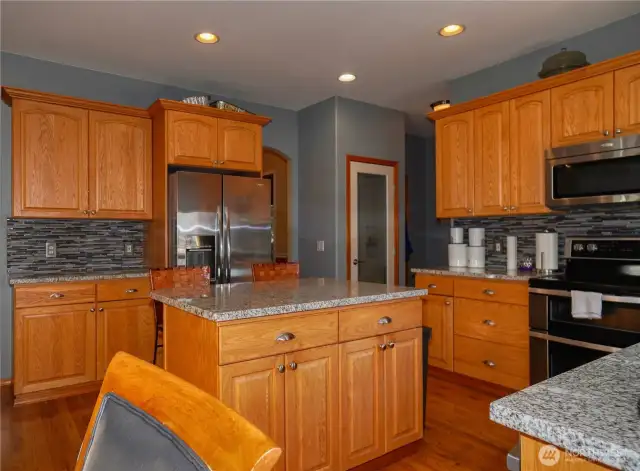 Kitchen, see pantry door in backgound
