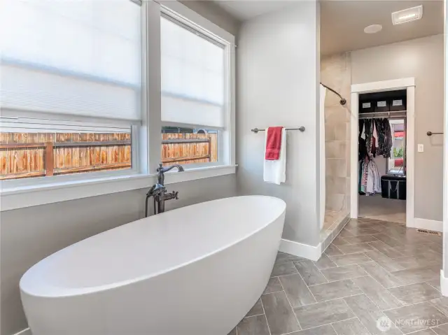Modern soaking tub