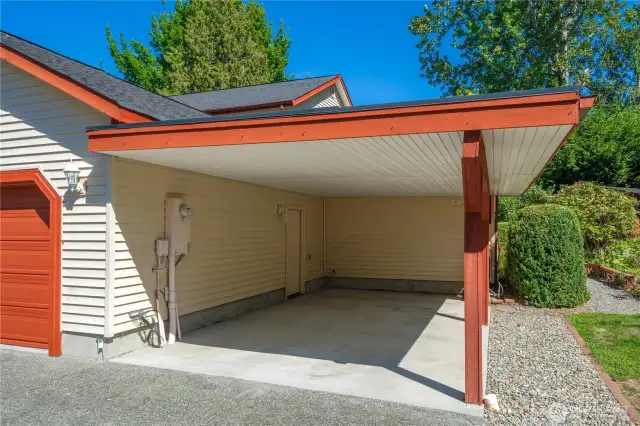 Carport in the perfect location