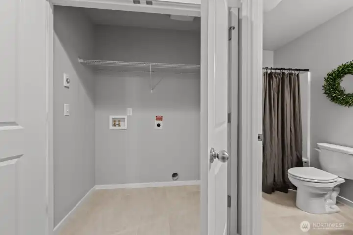 Photographs are for illustrative purposes only. Features, finishes, interior/exterior colors, landscaping and floorplan shown may vary from actual homes built.