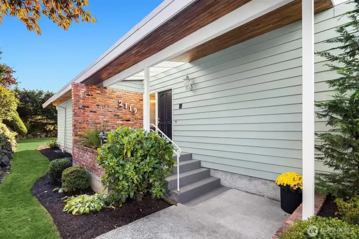 Front entry with classic mid-century styling.