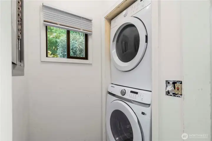 Stackable W/D included